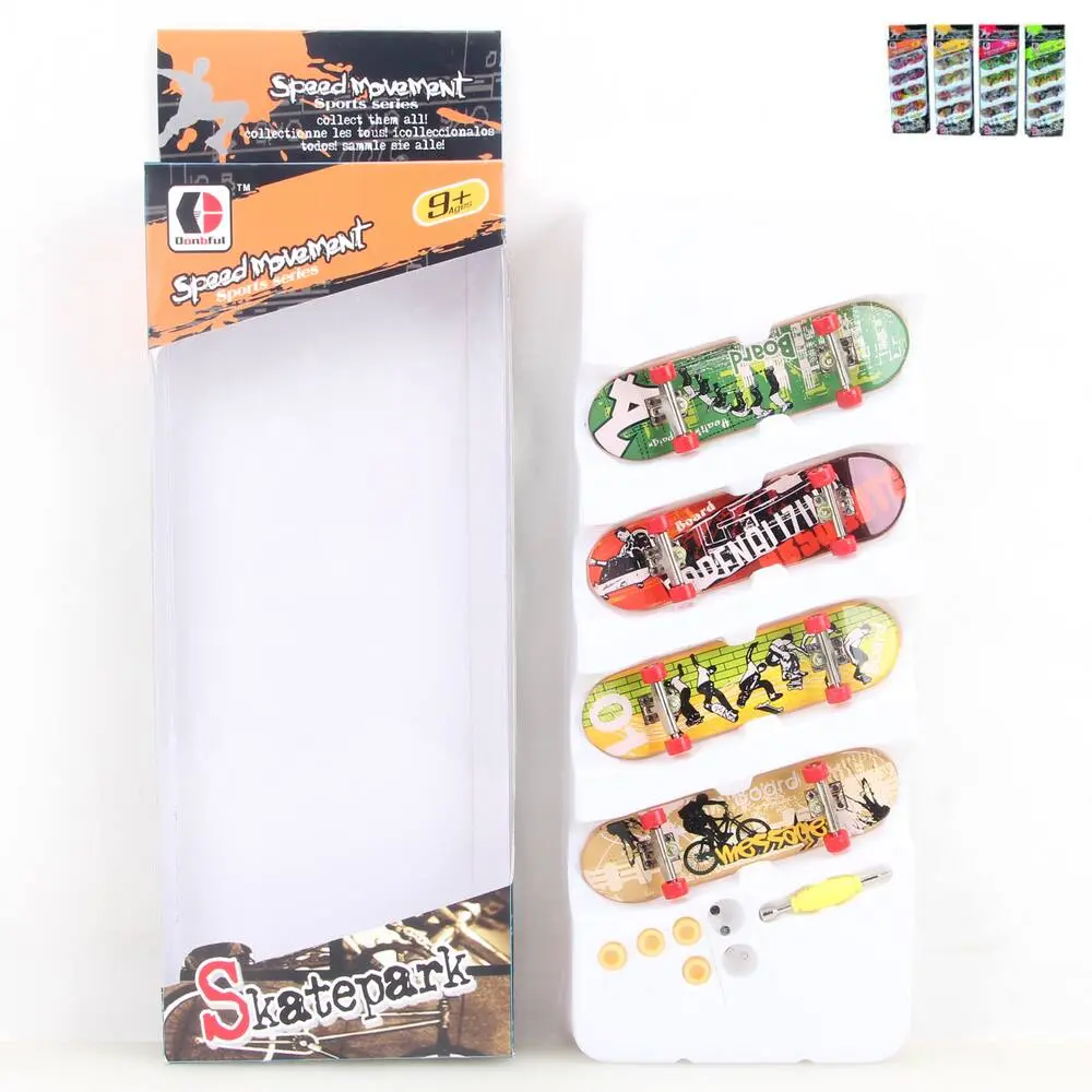 4 MINI SKATEBOARDS