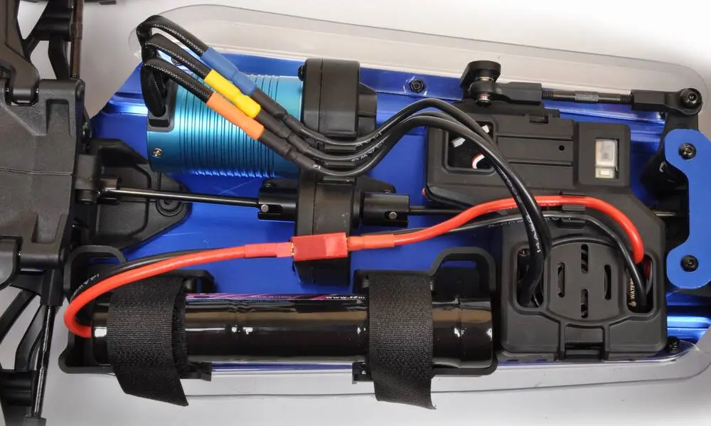 23177-pirate-xt-s-brushless-rtr-avec-chargeur-1.webp