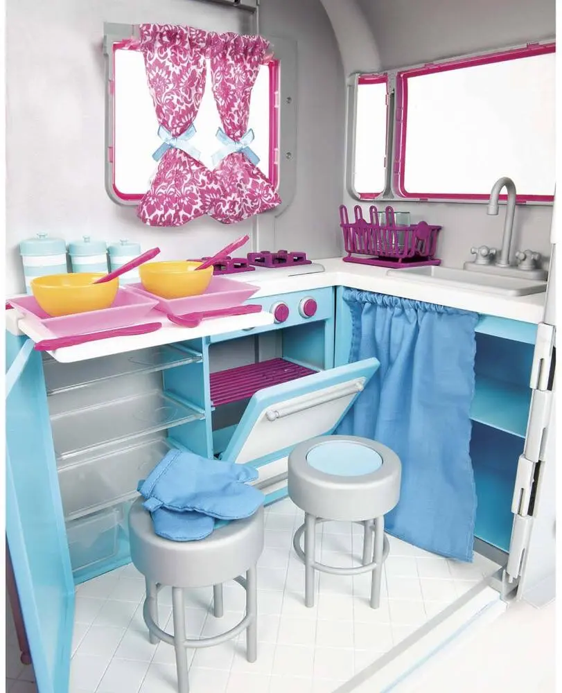29674-caravane-pour-poupee-1.webp